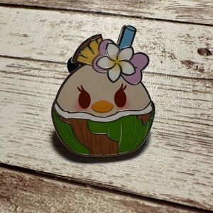 Daisy Duck Munchling Series 2 Disney Mystery Pin